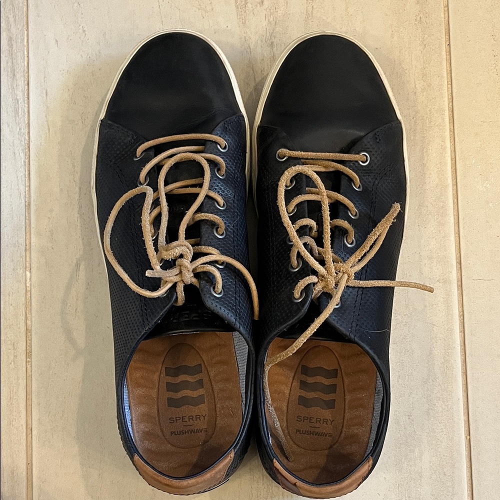 Sperry Men's Navy and Brown Plushwave Leather Sneaker